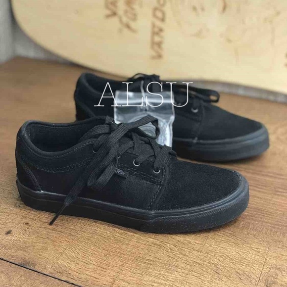 black canvas vans old skool